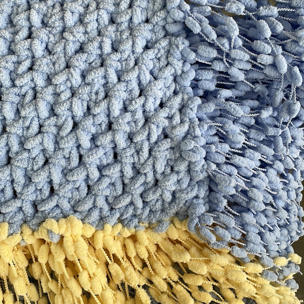 Handmade chunky knitted, fringe blanket/throw. Soft yellow, blue 35”x50” - Picture 6 of 13